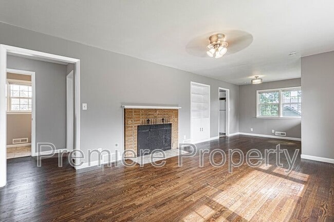 Photo - 3320 S Sterling Ave
