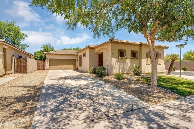 Photo - 948 E Savannah Dr