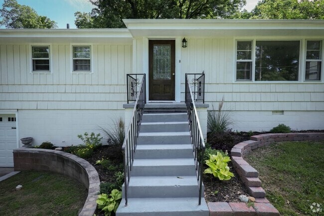 Building Photo - 3703 Chula Vista Dr Rental