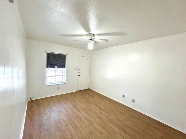 Photo - 520 Prado St Unidad 2