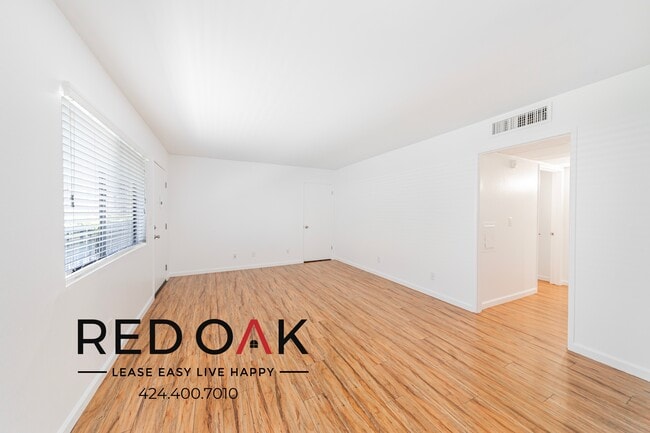 Photo - 10206 Independence Ave Unidad 3
