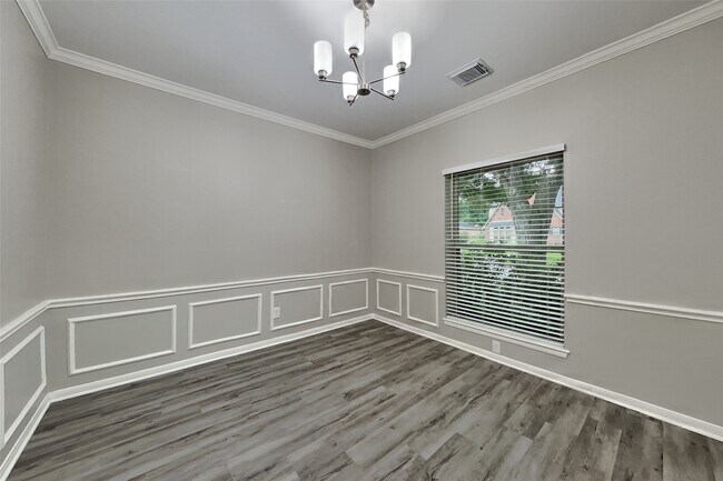 Photo - 719 Fernglade Dr