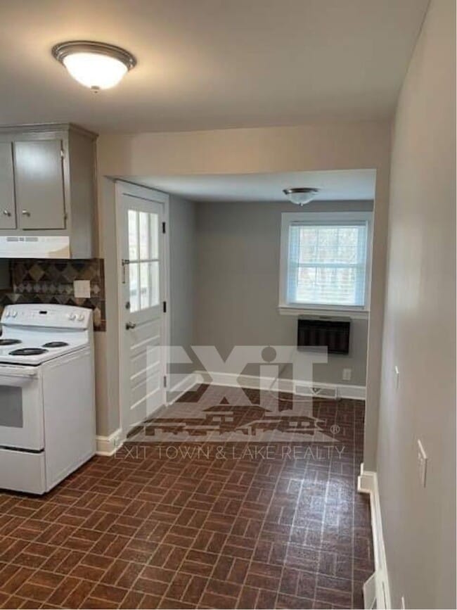 Photo - Close to Shopping, Hospital, Schools, Restaurants