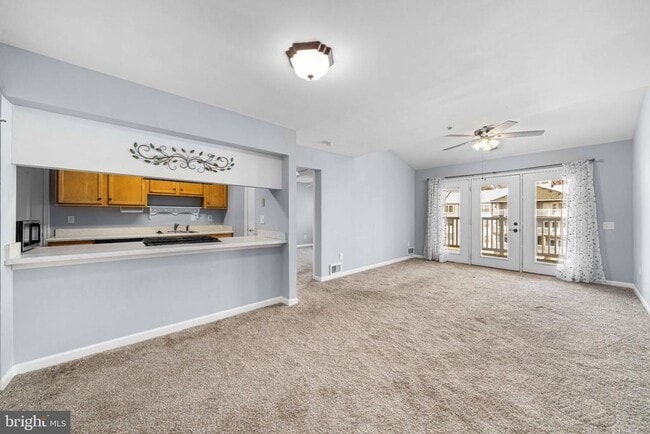 Building Photo - 806 Waters Edge Dr Unit 187