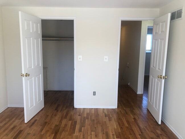 Photo - 1301 W Lake Lansing Rd