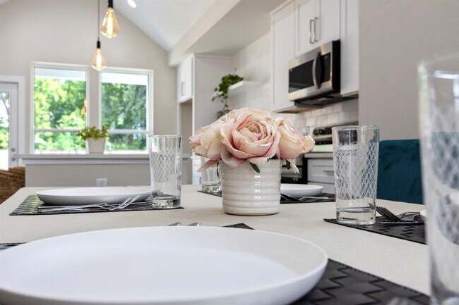 Photo - 6832 Morrow St