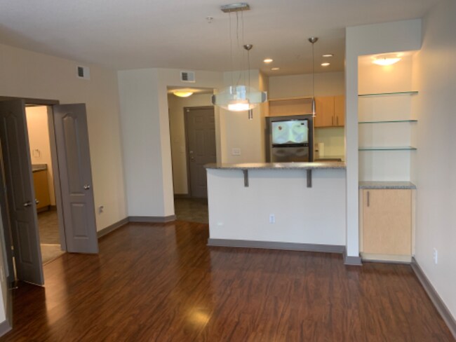 Photo - 390 17th St Unidad 3057
