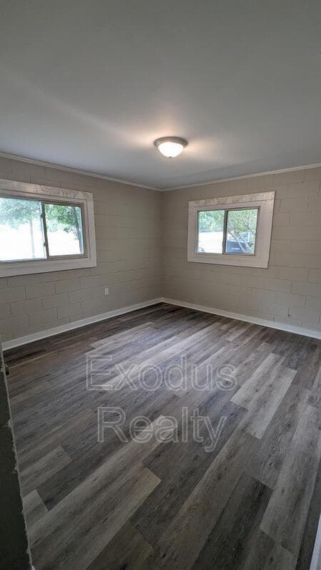 502 Maple Ave