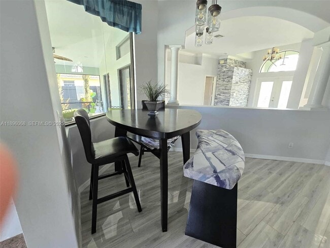 Photo - 3401 SW San Benito St