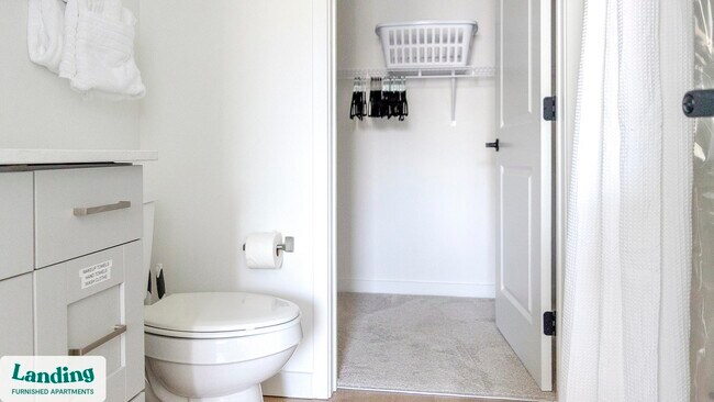 Photo - 650 N Main St Unidad 202