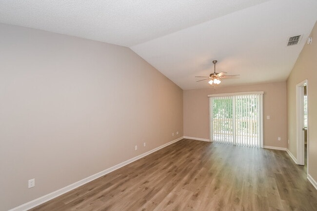 Photo - 282 Aquarius Cir W