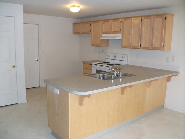 Photo - Large Beautiful 4 Bedroom Home w/ Loft & Upstairs Laundry Room!