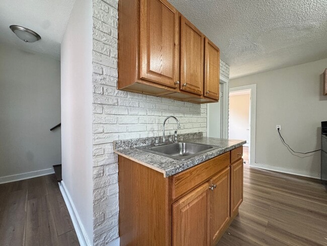 312 Davenport Ave Unit 2