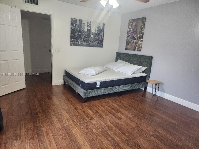 Photo - 2556 Lakeview Ct