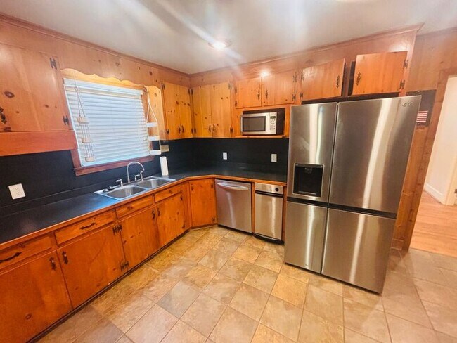 Photo - 305 Dooley Rd