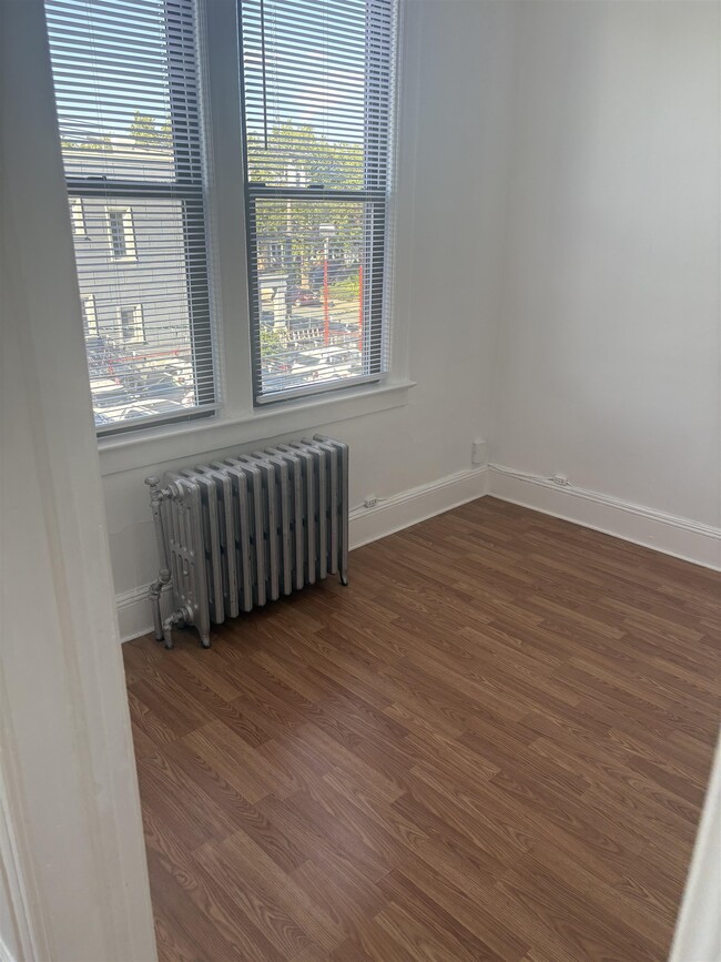 1107 72nd St Unit 3