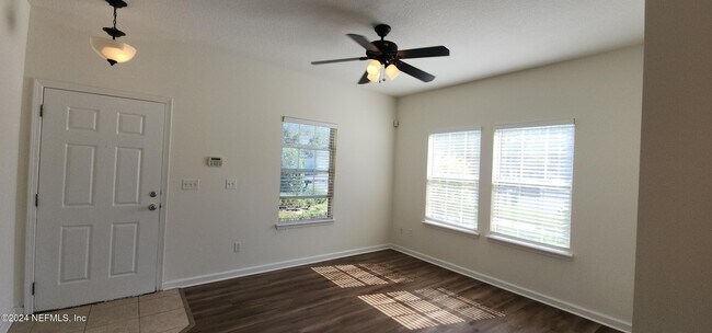 Photo - 575 Oakleaf Plantation Pkwy Unidad 1104