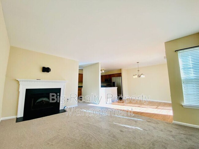 Photo - 819 Dewees Pl