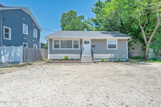 Building Photo - 472 Pinecroft Dr Rental