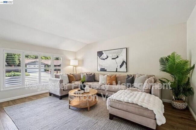 Photo - 7403 Hillsdale Dr