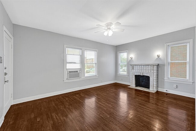 Building Photo - 4304 Pease St Unit 1