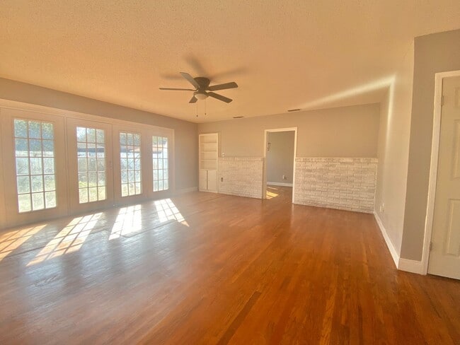 Photo - 2205 28th St Unit Front