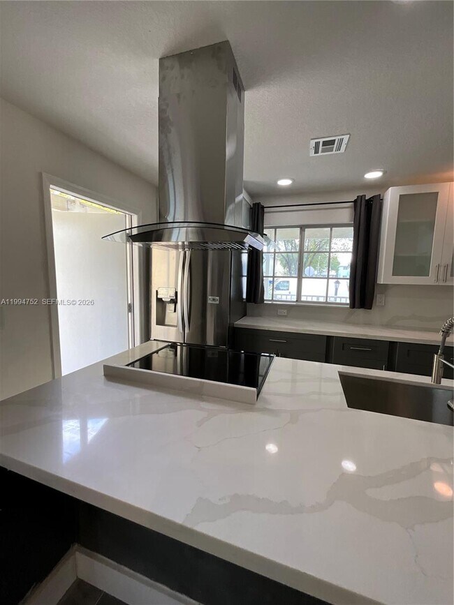 Photo - 435 NW 19th Ln