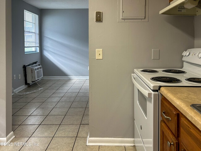 Photo - 1122 Woodruff Ave Unit 4