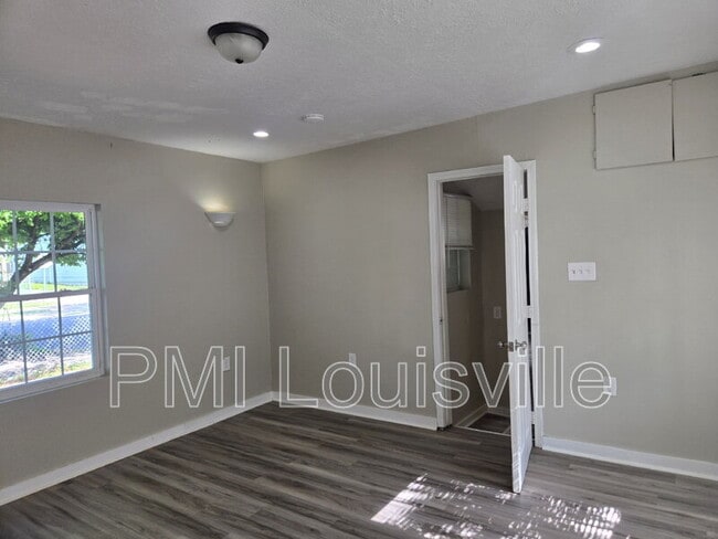 Photo - 451 N 25th St