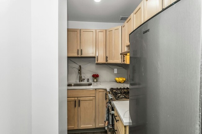 Photo - 310 Riverside Blvd Unit 1E