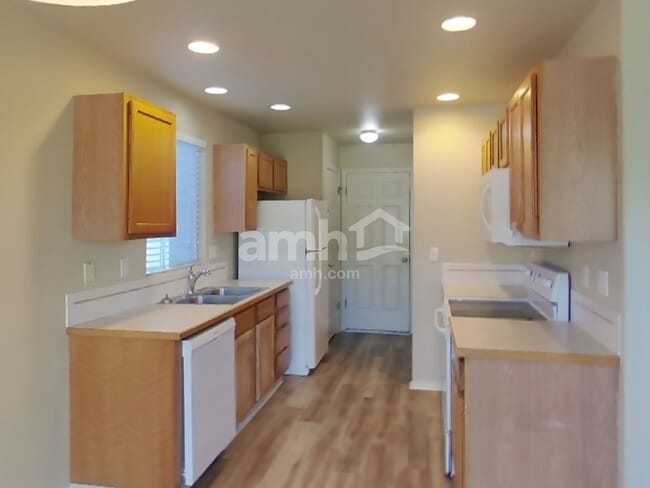 Photo - 585 N Katie Way