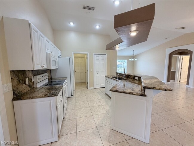 Photo - 906 SW 9th Ct