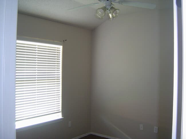 Photo - 6542 86th St