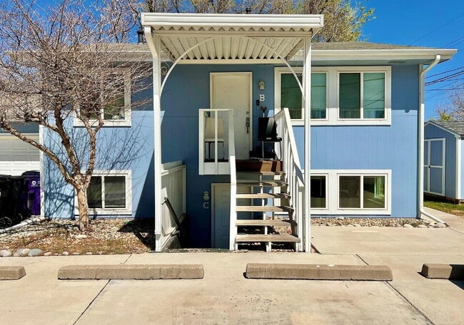 Building Photo - Beautiful 2-Bedroom Gem with Spacious Layo... Unit C