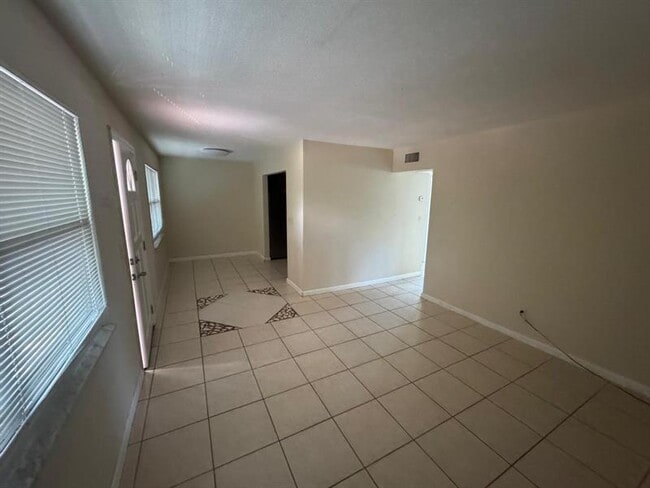 Photo - 4732 SW 33rd Ave Unit 205