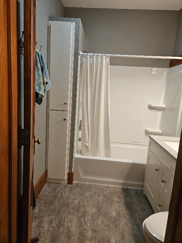 Photo - 402 E 5th St