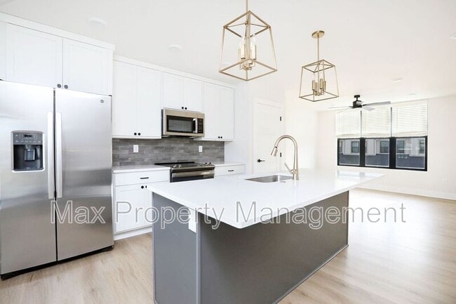 Photo - 2903 SW Prairie Trail Pkwy