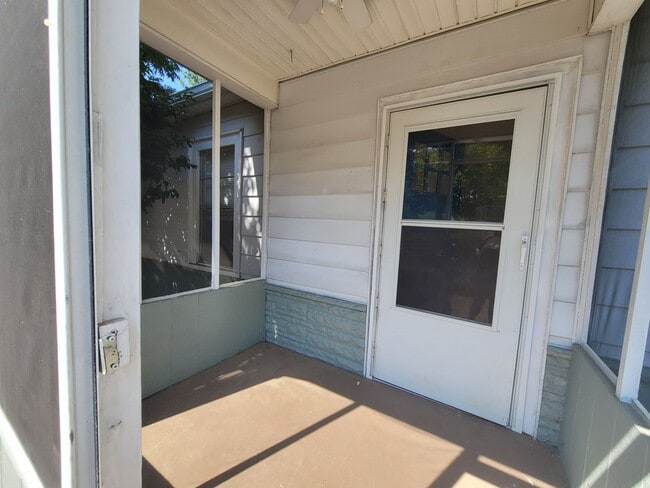 Building Photo - Home in Hot Springs