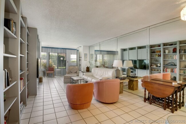 Photo - 3154 Via Poinciana Unit 116