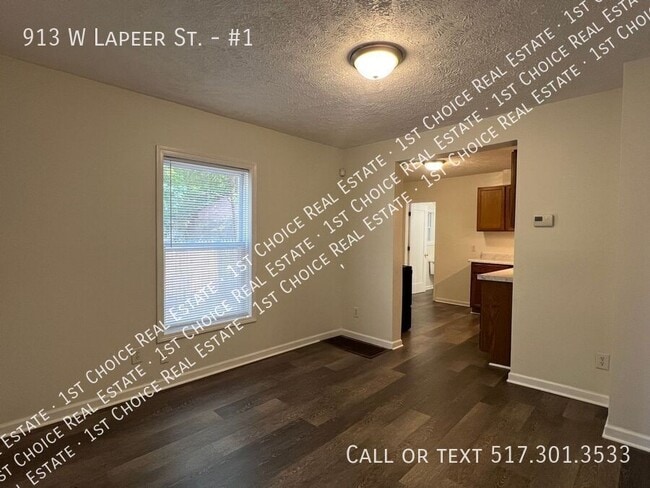 Photo - 913 W Lapeer St