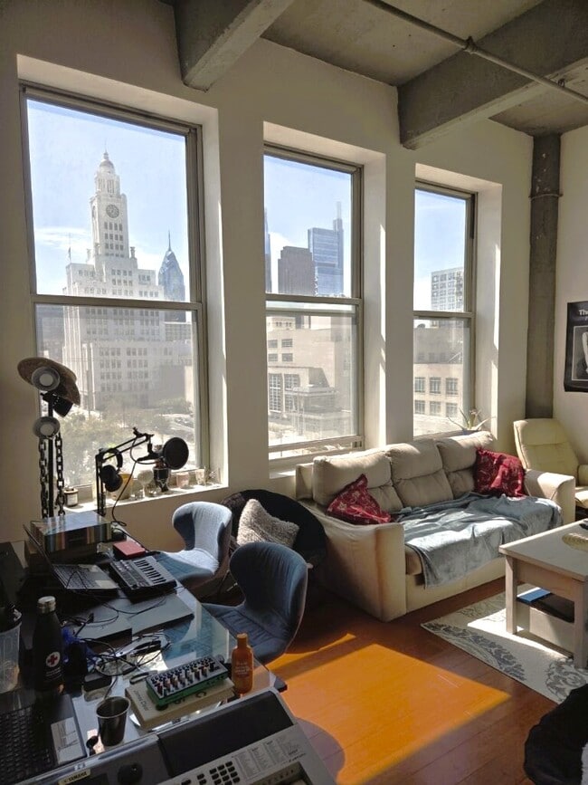 Building Photo - 511 N Broad St Unit 505