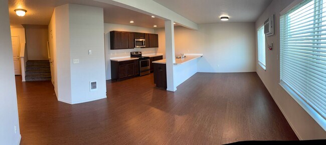 Building Photo - 1382 Unit 1117