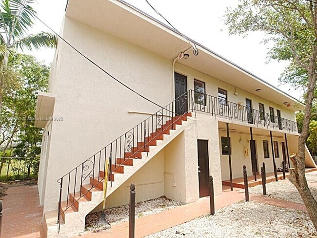 Building Photo - 6555 SW 59th Pl Unit 2 Rental
