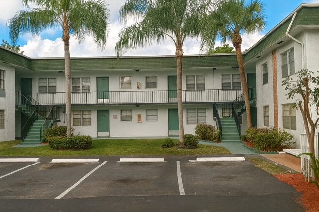 Trayann Apartments - 7777 Pines Blvd