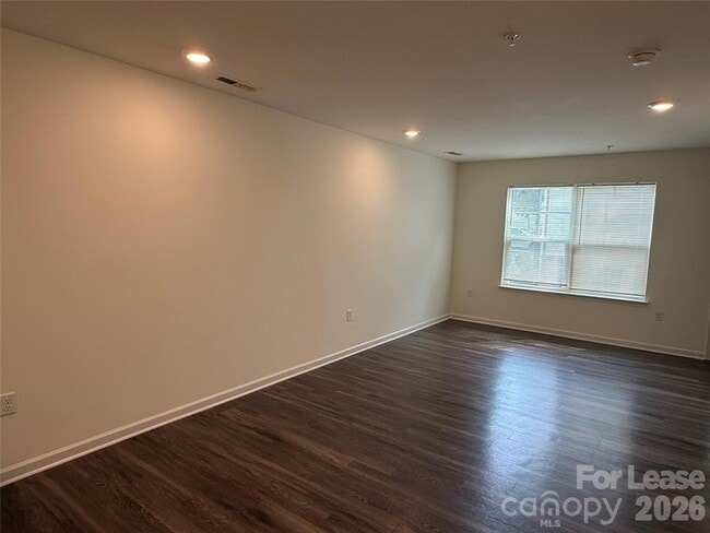 Photo - 2029 Oakdale Rd