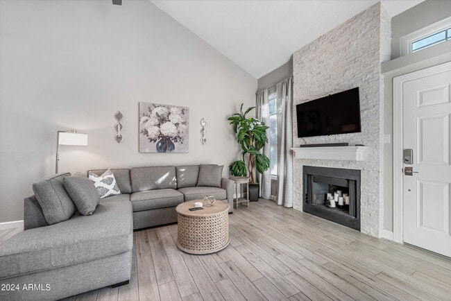 Photo - 1717 E Union Hills Dr Unidad 1052