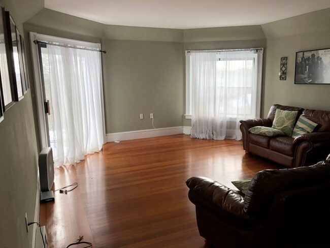 Family Room - 40 Walpole St Unit 3