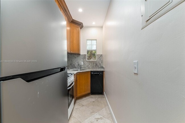 Photo - 814 Lenox Ave. Unidad 2