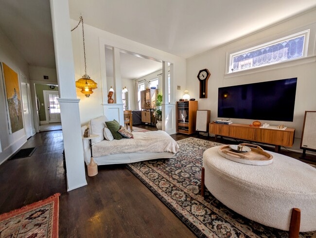 Photo - 22214 Park St