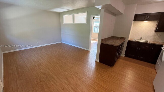 Photo - 1310 NE 14th Ave Unit 2